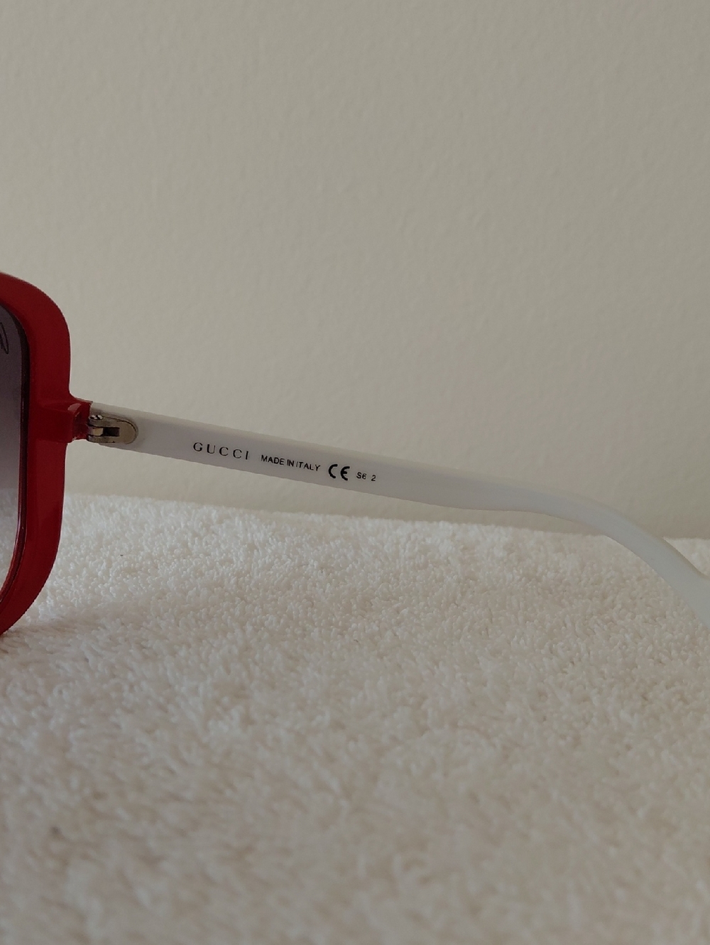 Gucci Red Oversized Gradient Lens Sunglasses - Picture 5 of 9